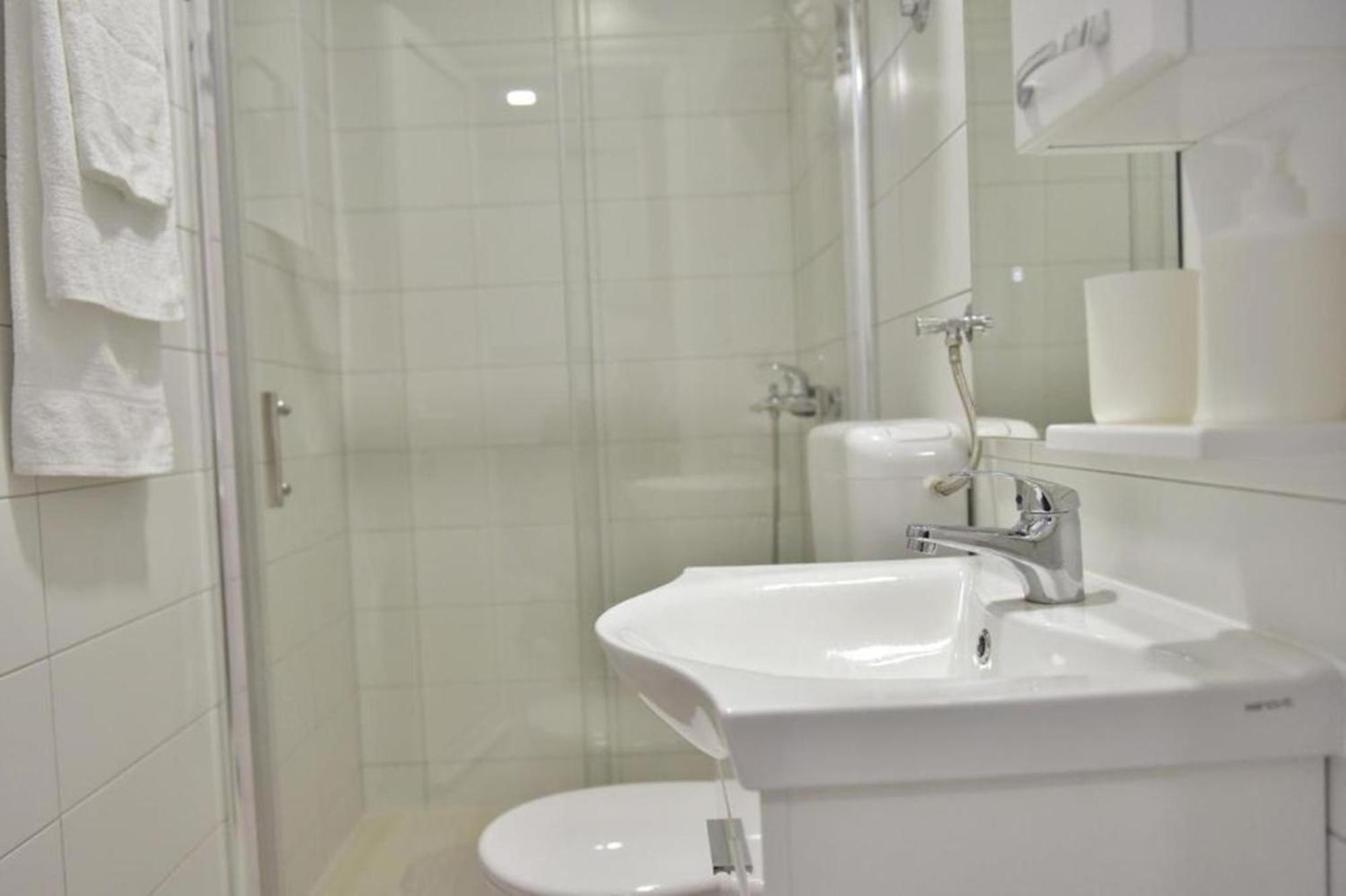 Apartments Valentina - Free Parking モスタル 部屋 写真