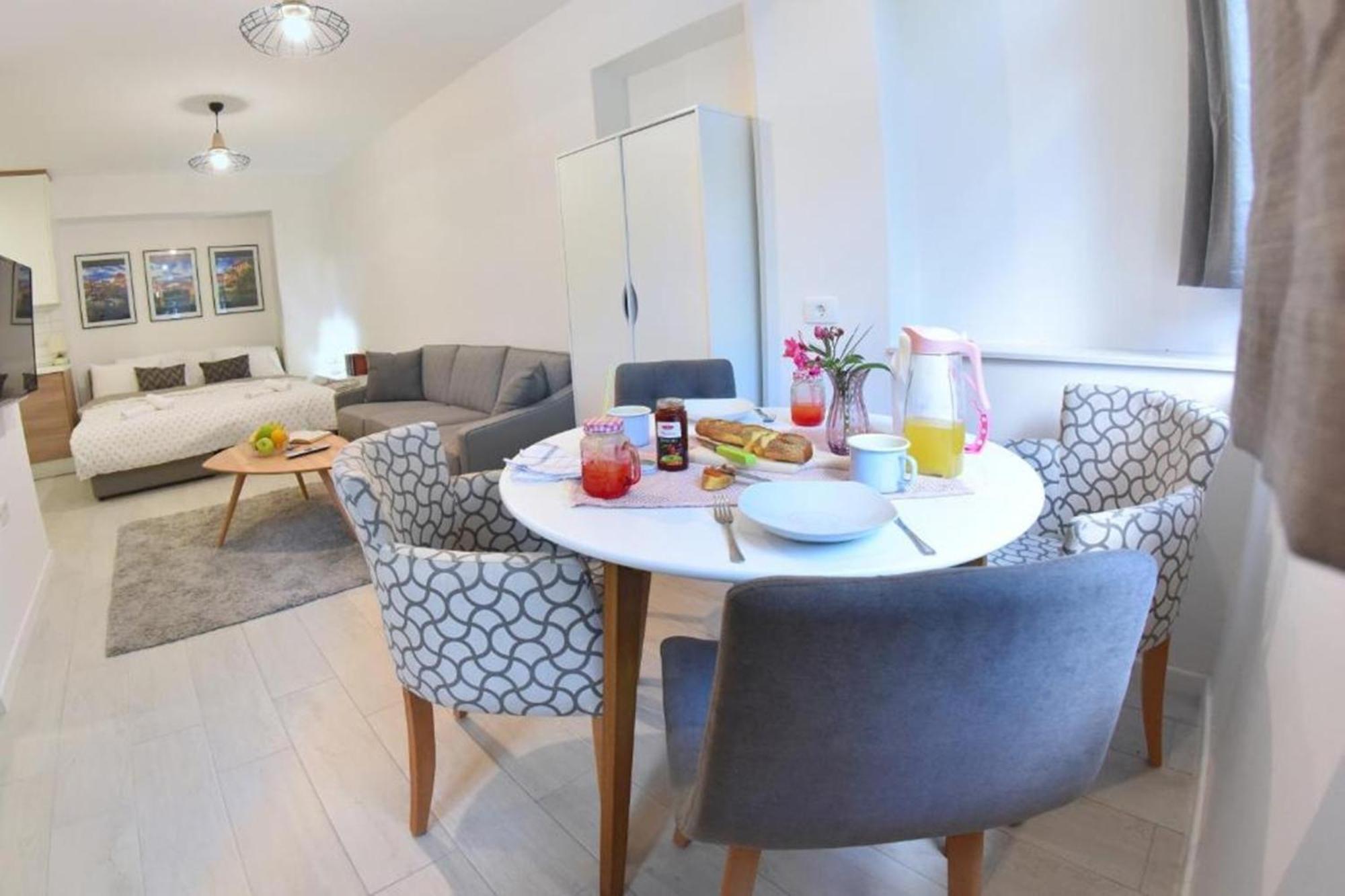 Apartments Valentina - Free Parking モスタル 部屋 写真