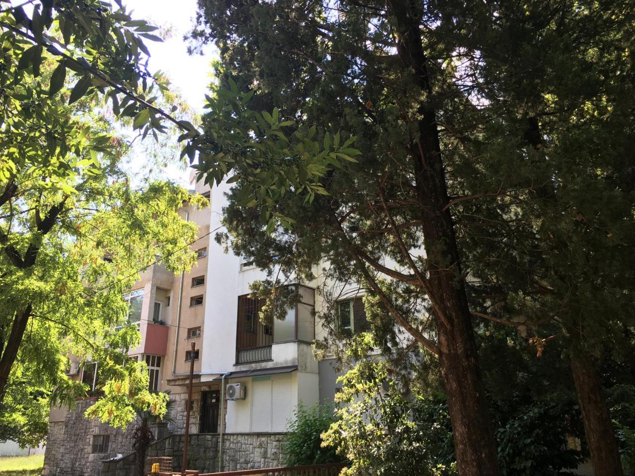 Apartments Valentina - Free Parking モスタル エクステリア 写真