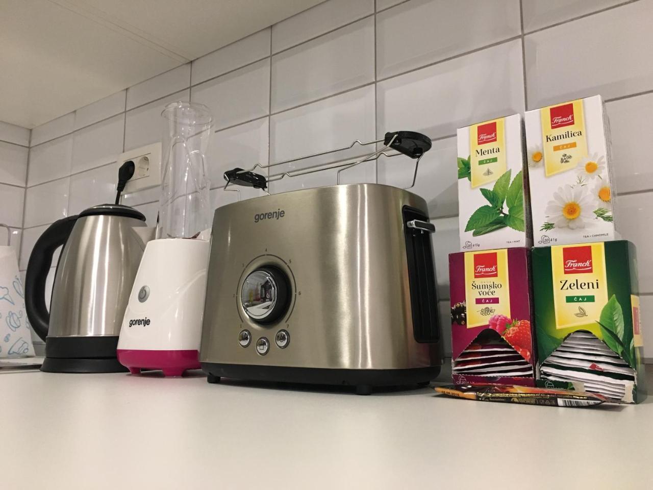 Apartments Valentina - Free Parking モスタル エクステリア 写真