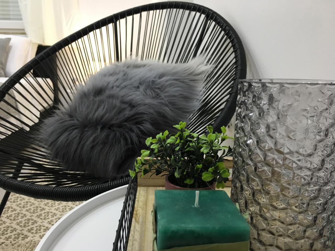 Apartments Valentina - Free Parking モスタル エクステリア 写真