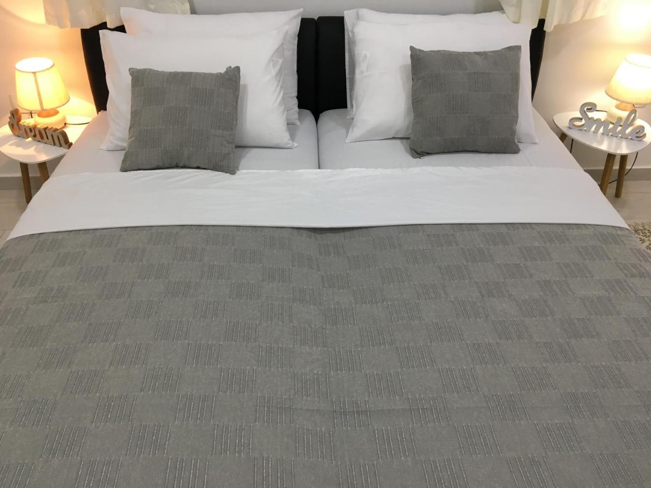 Apartments Valentina - Free Parking モスタル エクステリア 写真