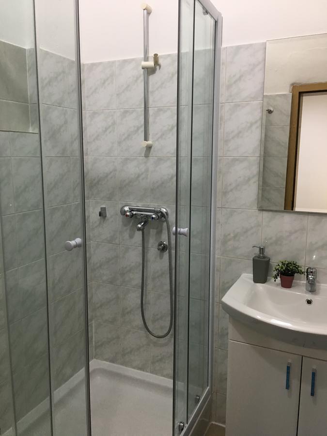 Apartments Valentina - Free Parking モスタル エクステリア 写真